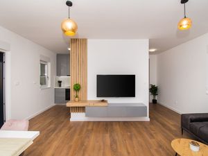 23946550-Ferienwohnung-5-Šibenik-300x225-2