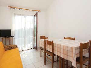 23722584-Ferienwohnung-6-Šibenik-300x225-2