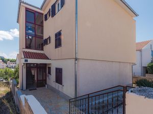 23723505-Ferienwohnung-4-Šibenik-300x225-3