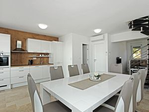 23727117-Ferienwohnung-8-Šibenik-300x225-1