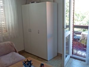 18321904-Ferienwohnung-6-Šibenik-300x225-2