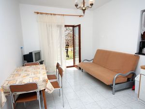 18510294-Ferienwohnung-4-Šibenik-300x225-2