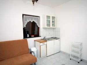 18510294-Ferienwohnung-4-Šibenik-300x225-3