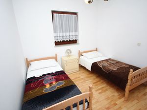 18510294-Ferienwohnung-4-Šibenik-300x225-4