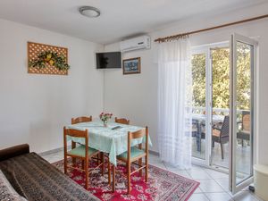 18791413-Ferienwohnung-4-Šibenik-300x225-1