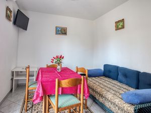 18791415-Ferienwohnung-4-Šibenik-300x225-2