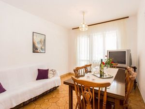 22315211-Ferienwohnung-6-Šilo-300x225-3