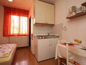 23040169-Ferienwohnung-2-Šilo-300x225-5