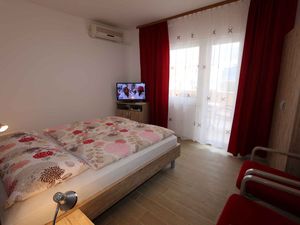 23773644-Ferienwohnung-4-Šilo-300x225-5