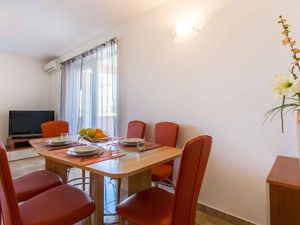 23777347-Ferienwohnung-5-Šilo-300x225-3