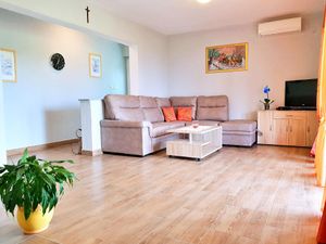 23039943-Ferienwohnung-6-Šilo-300x225-2