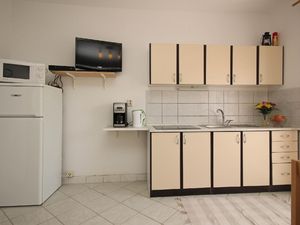 23039621-Ferienwohnung-5-Šilo-300x225-5