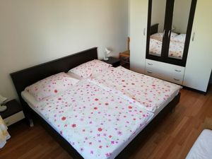 23045629-Ferienwohnung-8-Šilo-300x225-1