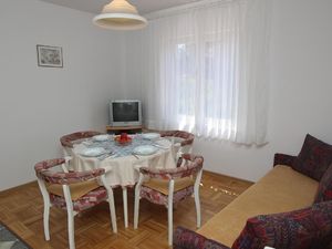 23040649-Ferienwohnung-4-Šilo-300x225-5