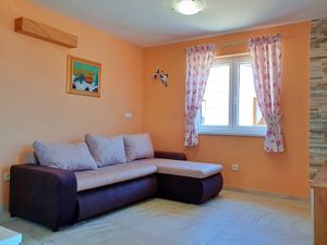 23051105-Ferienwohnung-4-Šilo-300x225-2