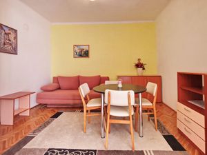 23096127-Ferienwohnung-4-Šilo-300x225-2