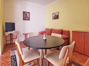 23096127-Ferienwohnung-4-Šilo-300x225-3