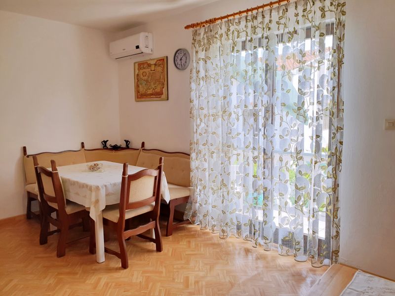 23096117-Ferienwohnung-4-Šilo-800x600-2