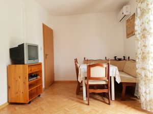 23096117-Ferienwohnung-4-Šilo-300x225-4