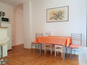 23096123-Ferienwohnung-4-Šilo-300x225-4