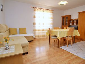 23933567-Ferienwohnung-4-Šilo-300x225-1