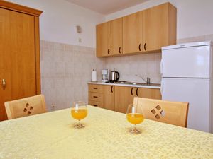 23933567-Ferienwohnung-4-Šilo-300x225-5