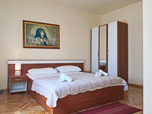 23933607-Ferienwohnung-7-Šilo-300x225-4