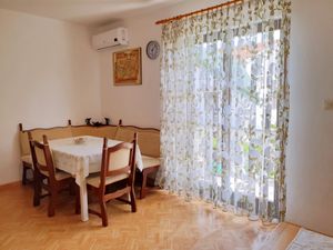 23933609-Ferienwohnung-4-Šilo-300x225-2