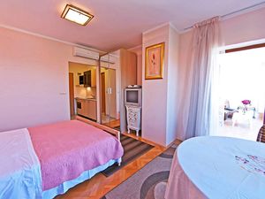 23089979-Ferienwohnung-2-Štikovica-300x225-1