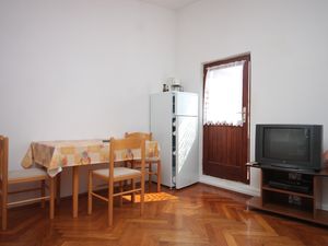 18951400-Ferienwohnung-5-Ždrelac-300x225-3