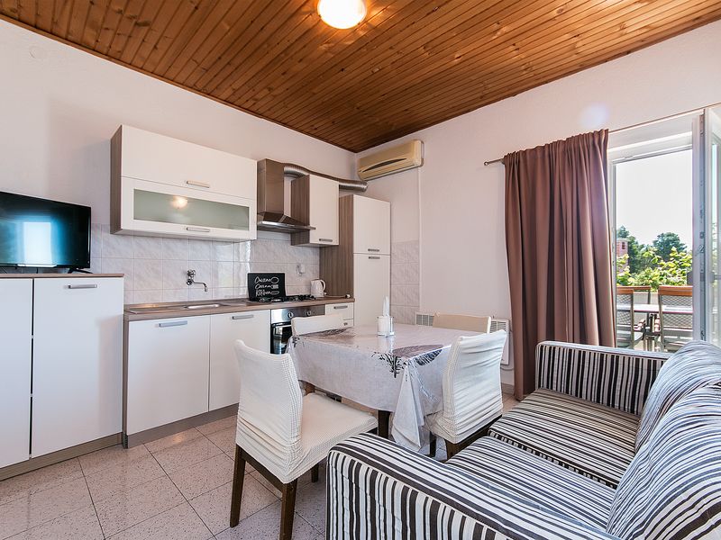 23926441-Ferienwohnung-5-Živogošće-800x600-1