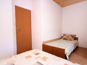 18322458-Ferienwohnung-3-Žman-300x225-5