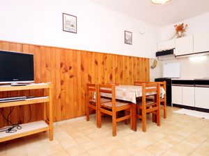 18954829-Ferienwohnung-5-Žrnovo-300x225-2