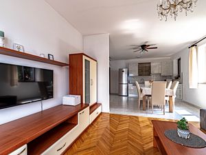 19129892-Ferienwohnung-6-Žrnovo-300x225-4