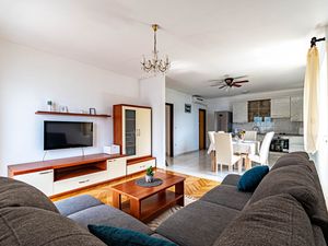 23930647-Ferienwohnung-6-Žrnovo-300x225-3