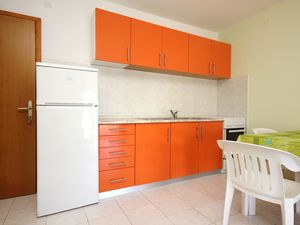 23925775-Ferienwohnung-4-Žrnovo-300x225-3