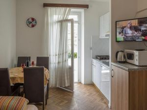 18323735-Ferienwohnung-4-Žuljana-300x225-1