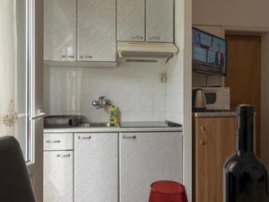 18323735-Ferienwohnung-4-Žuljana-300x225-2