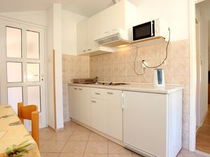 18564938-Ferienwohnung-3-Žuljana-300x225-3