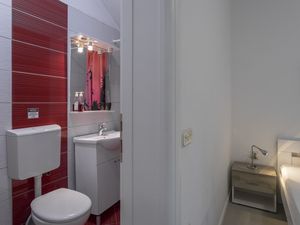 21942233-Ferienwohnung-2-Žuljana-300x225-3