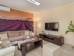 23764907-Ferienwohnung-4-Žurkovo-300x225-2