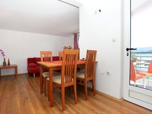 18510641-Ferienwohnung-4-Žuronja-300x225-5