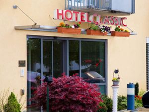 19119017-Hotel garni-2-Freiburg im Breisgau-300x225-1