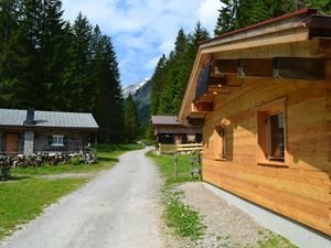 23488160-Hütte-6-Hinterhornbach-300x225-4