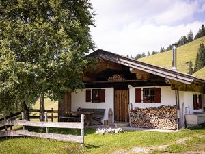 24019641-Hütte-6-Walchsee-300x225-1