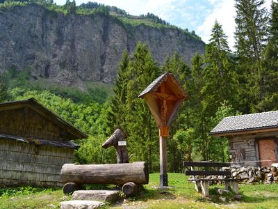 Brunnen mit Kreuz