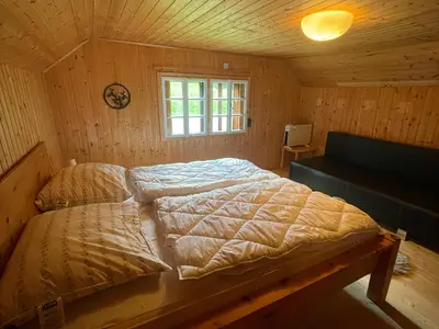 Hauptschlafzimmer mit Ausblick aufs Bergpanorama