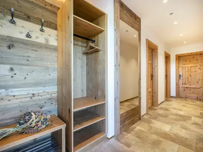 Vorraum mit Garderobe