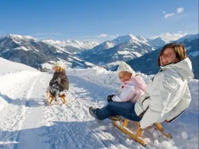 Alpenherz_alpbachtal_winter_hauseigene Rodelbahn