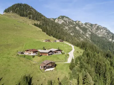Hütte_Alpenherz_ansicht_alpbachtal